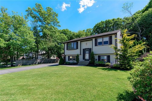 42 Seminole Trl, Cranston, RI, 02921-2549 | Card Image