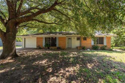 504 Redbud St, Caldwell, TX, 77836-5227 | Card Image