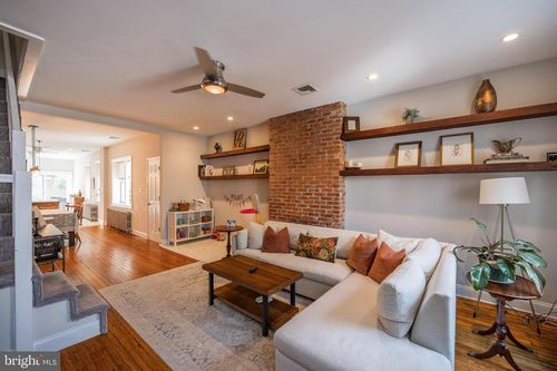 1011 S 24th St, PHILADELPHIA, PA, 19146-2543 | Card Image