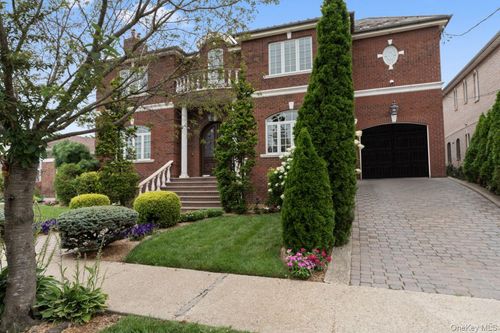 14910 7th Ave, Whitestone, NY, 11357-1635 | Card Image