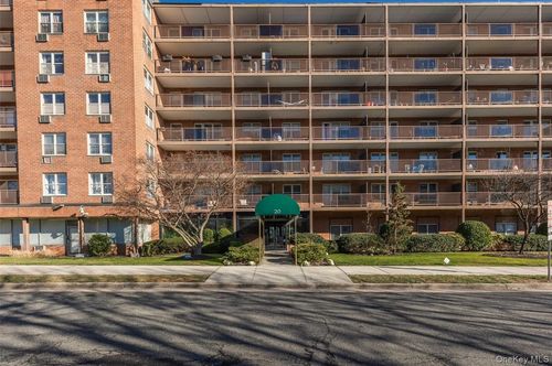 apt-16a-20 Wendell St, Hempstead, NY, 11550-1209 | Card Image