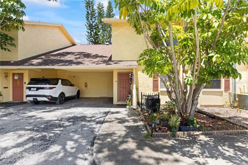7608 Pasa Dobles Ct, TAMPA, FL, 33615-2427 | Card Image