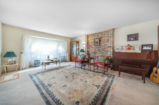 8008 Woodhurst Drive, House other with 5 bedrooms, 3 bathrooms and 6 parking in Burnaby BC | Image 5