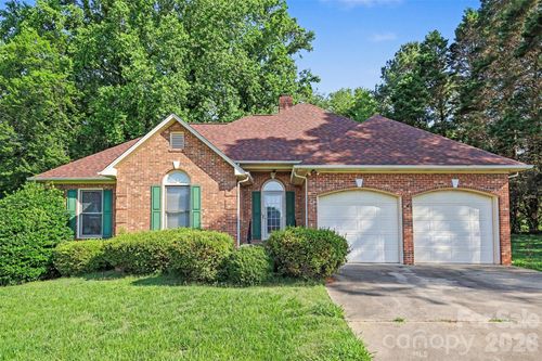 104 Provincial Rd, Gastonia, NC, 28056-7624 | Card Image