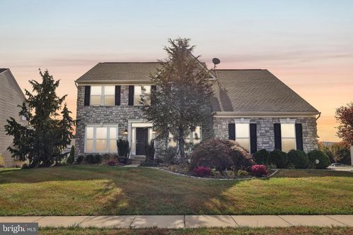 523 Glenwood Dr, Douglassville, PA, 19518-1046 | Card Image