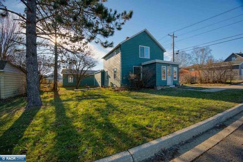 109 Florida Ave E, Gilbert, MN, 55741-5104 | Card Image