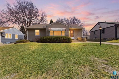 1108 E Willow Leaf St, Sioux Falls, SD, 57110 | Card Image