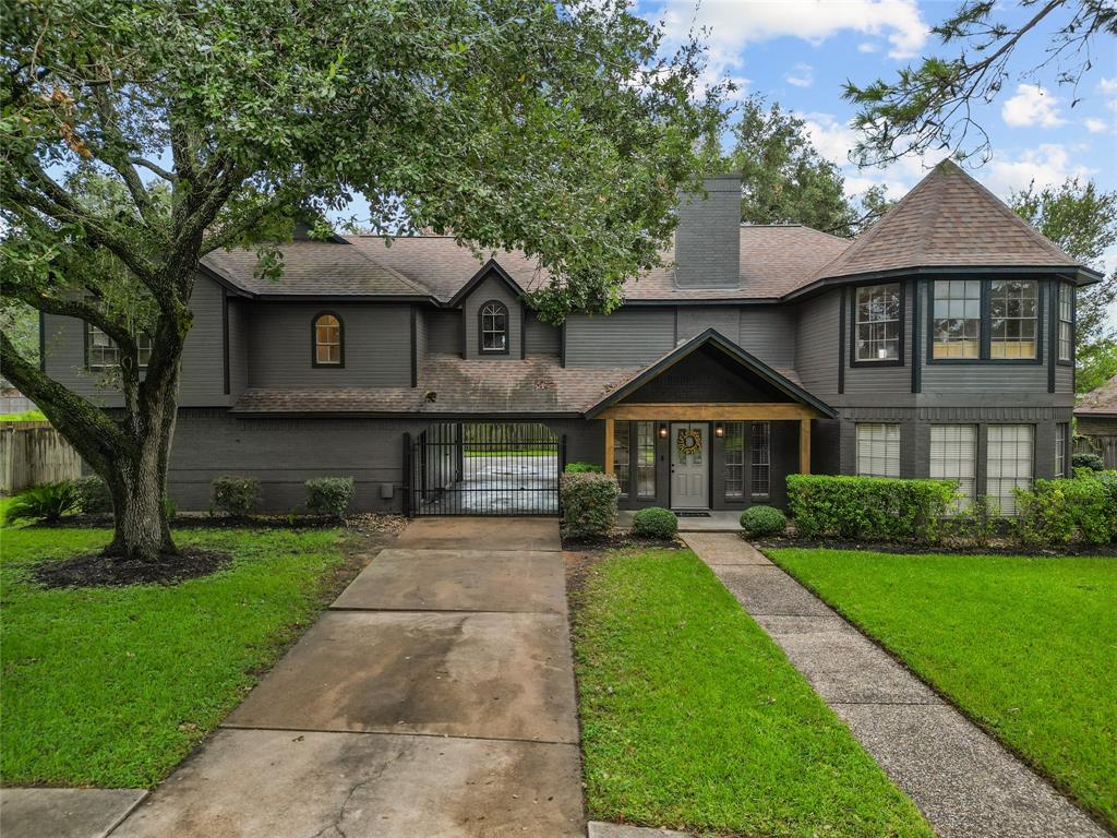Middlecreek St, Friendswood, TX 77546