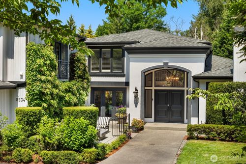 8234 Ne 8th Street, Medina, WA, 98039 | Card Image
