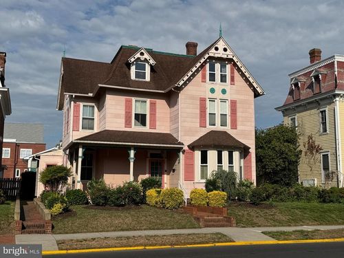 10 N State St, DOVER, DE, 19901-3833 | Card Image