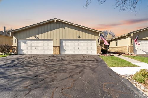 12342 Pinecrest Dr, Plymouth, MI, 48170-3061 | Card Image