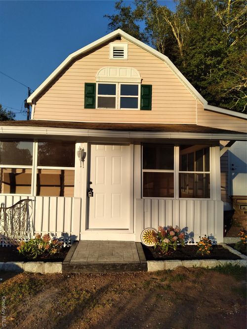 31 Willowemoc Rd, Livingston Manor, NY, 12758-5916 | Card Image