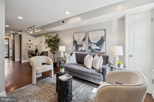 728 19th St Ne, WASHINGTON, DC, 20002-4714 | Card Image