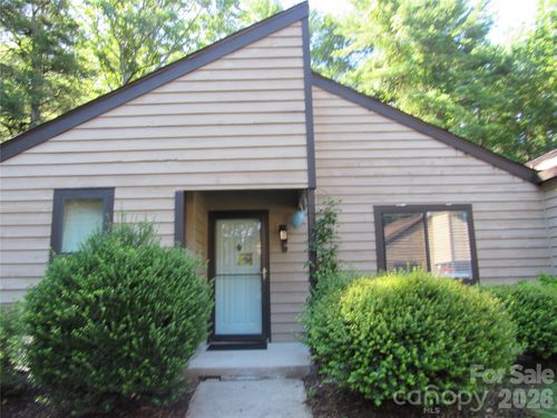 6 Woodlands Dr, Black Mountain, NC, 28711-2533 | Card Image