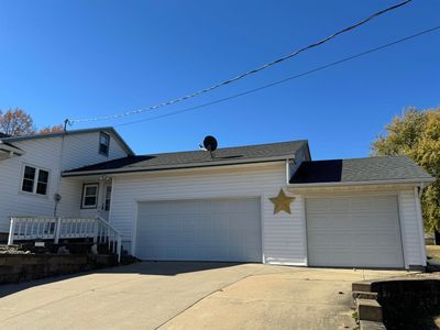 907 Grant Street, House other with 2 bedrooms, 1 bathrooms and null parking in Parkersburg IA | Image 3