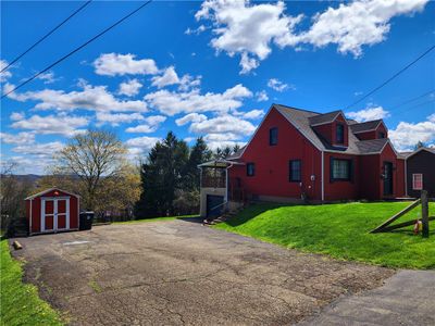 1237 Blaine Rd, House other with 3 bedrooms, 2 bathrooms and 6 parking in Monaca PA | Image 2