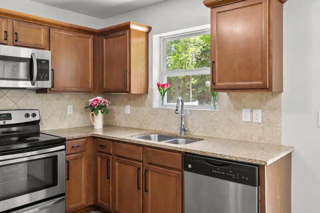 10126 Castle Creek Cir, House other with 5 bedrooms, 4 bathrooms and null parking in Galesburg MI | Image 15