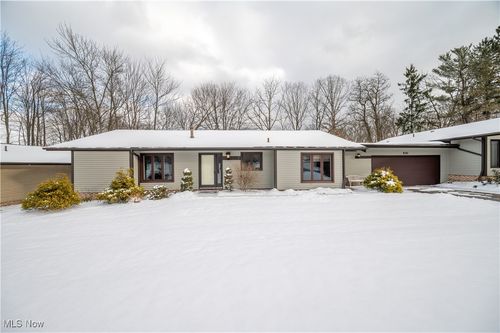 6942 Woodwalk Dr, Brecksville, OH, 44141-2465 | Card Image