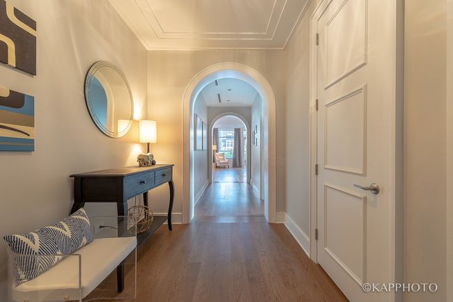 15AA - 118 E Erie St, Condo with 2 bedrooms, 3 bathrooms and 1 parking in Chicago IL | Image 4