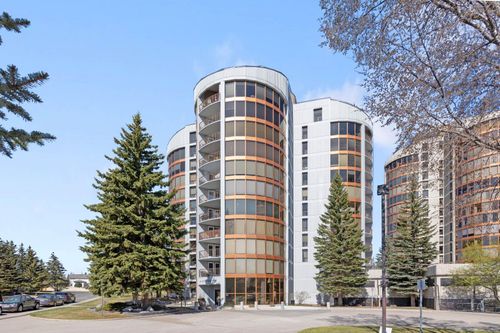 1101-10 Coachway Rd Sw, Calgary, AB, T3H1E5 | Card Image