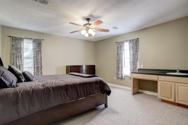 5205 W Orange St, House other with 2 bedrooms, 2 bathrooms and null parking in Pearland TX | Image 6