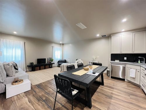 apt-g224-6211 W Northwest Hwy, Dallas, TX, 75225-3421 | Card Image