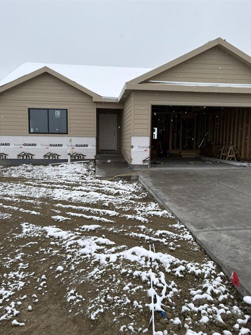 2085 Heathrow Ave, Casper, WY, 82609-3932 | Card Image