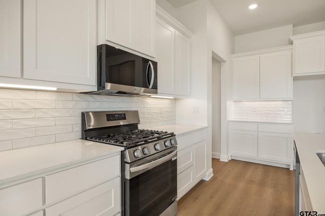 430 Mary Cir, House other with 4 bedrooms, 2 bathrooms and null parking in Bullard TX | Image 13