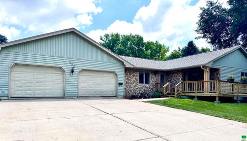 420 Cedar St, Sloan, IA, 51055-8088 | Card Image