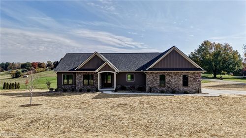 379 Olde Orchard Dr Ne, Bolivar, OH, 44612-8878 | Card Image