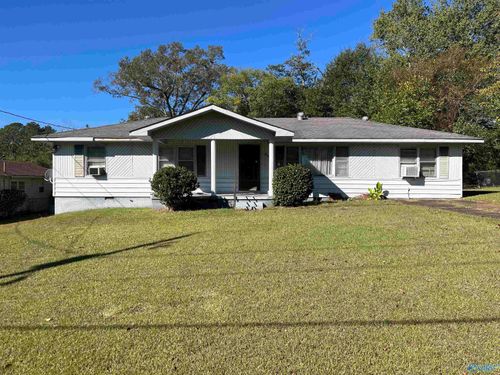 1649 Arrowhead Dr, Gadsden, AL, 35903-3613 | Card Image