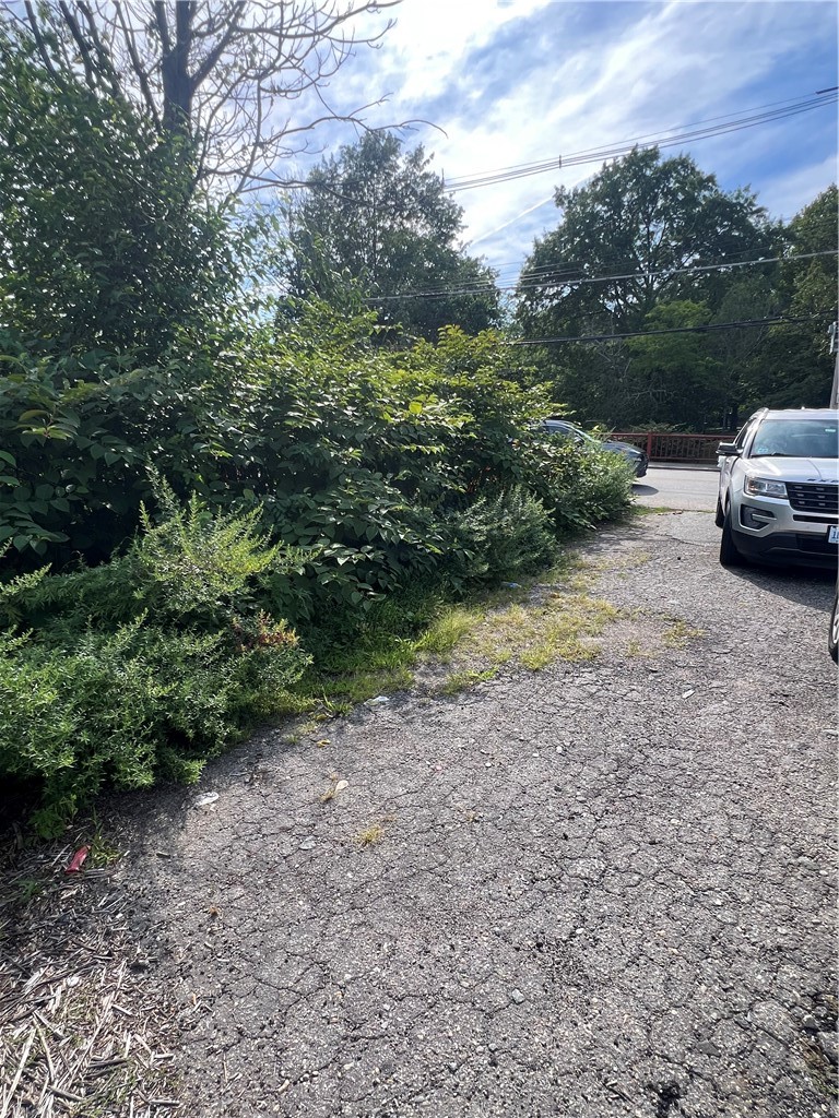 Land in Providence 4