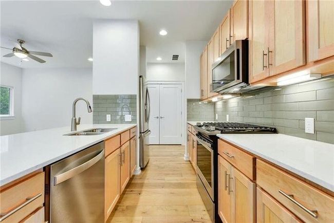 UNIT-45 - 6800 Menchaca Rd, Condo with 3 bedrooms, 3 bathrooms and 2 parking in Austin TX | Image 4
