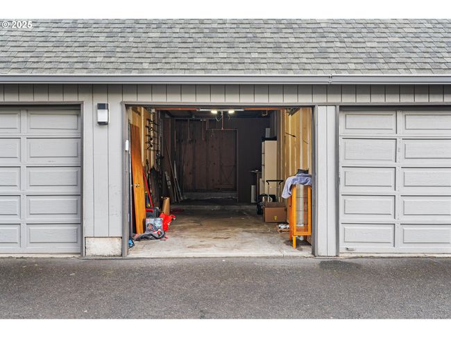 Garage | Image 19