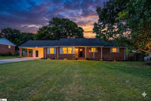 13 W Golden Strip Dr, Mauldin, SC, 29662-2603 | Card Image