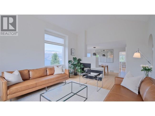 118 Sumac Ridge Dr, House other with 4 bedrooms, 3 bathrooms and 6 parking in Summerland BC | Image 9