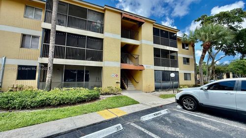 apt-103-3017 N Oakland Forest Dr, Oakland Park, FL, 33309-7633 | Card Image