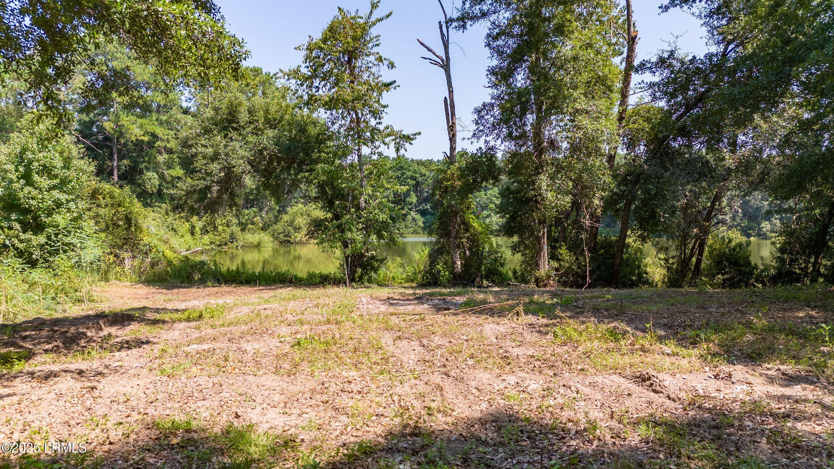 Land in Beaufort