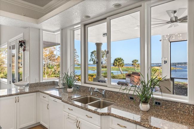 Kitchen | Image 9