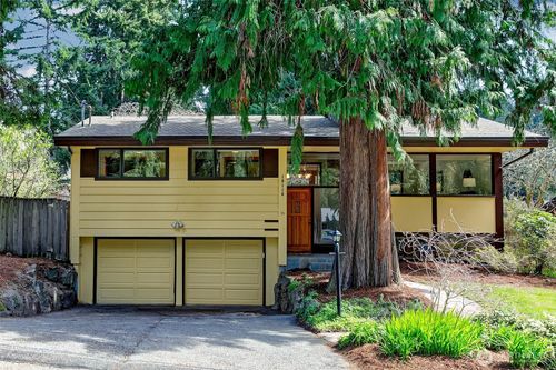 19116 17th Ave Nw, Shoreline, WA, 98177-2847 | Card Image