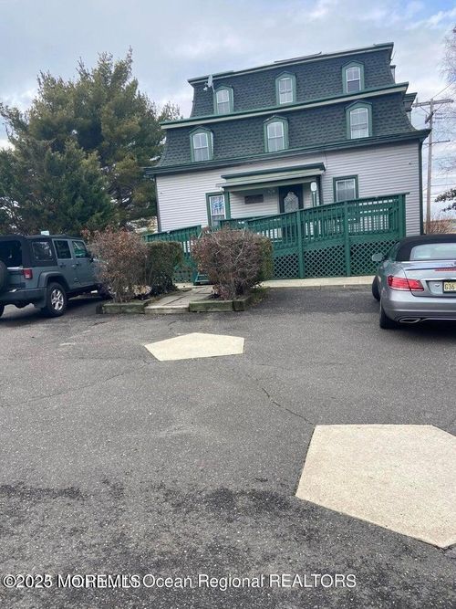 162 E Main St, Tuckerton, NJ, 08087-2618 | Card Image