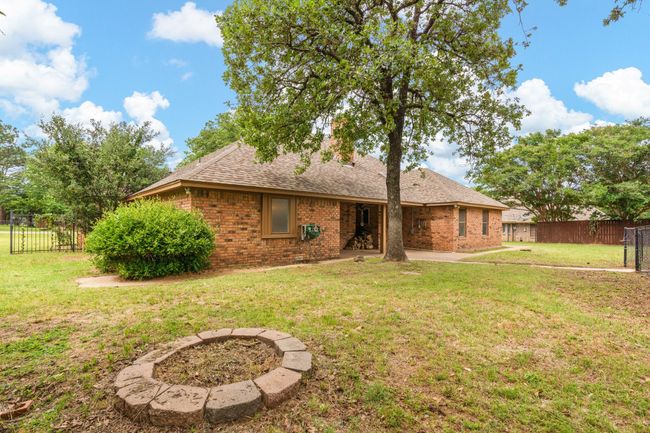 124 Bent Tree Trl, House other with 3 bedrooms, 2 bathrooms and null parking in Burleson TX | Image 25