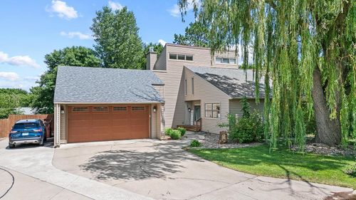 709 Sunrise Blvd, Redwood Falls, MN, 56283-1864 | Card Image