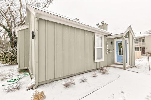 8106 Monrovia St, Lenexa, KS, 66215-2729 | Card Image