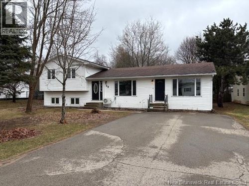 29 Clover Crt, Sussex, NB, E4E2L8 | Card Image
