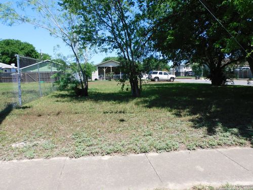 3827 Bay St, San Antonio, TX, 78237-4153 | Card Image