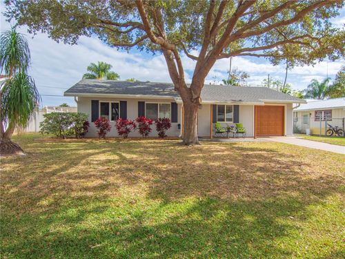 240 11th Ct, Vero Beach, FL, 32962-2837 | Card Image