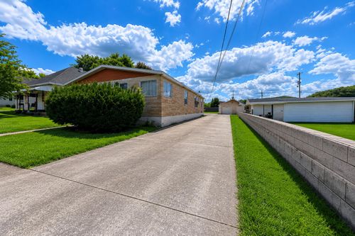 131 Peyton Avenue, Irvine, KY, 40336 | Card Image