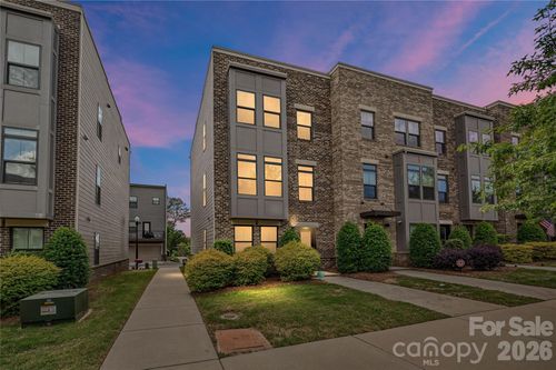 653 Uwharrie River Rd, Charlotte, NC, 28211-1790 | Card Image