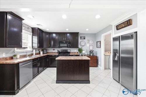 106 Darrow Creek Dr, Owens Cross Roads, AL, 35763-5001 | Card Image